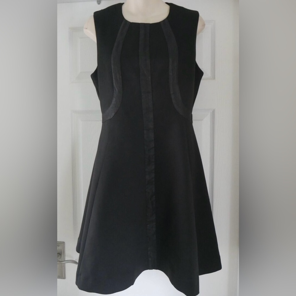 Elegant Black & grey sleeveless dress